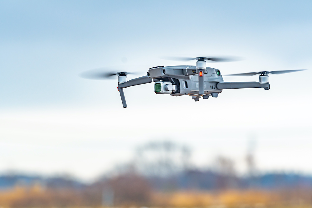 ドローンとラジコンの違いは何？それぞれの定義や機能面から徹底比較！